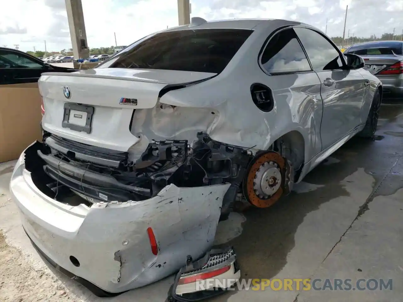 4 Photograph of a damaged car WBS2U7C00L7D69580 BMW M2 2020