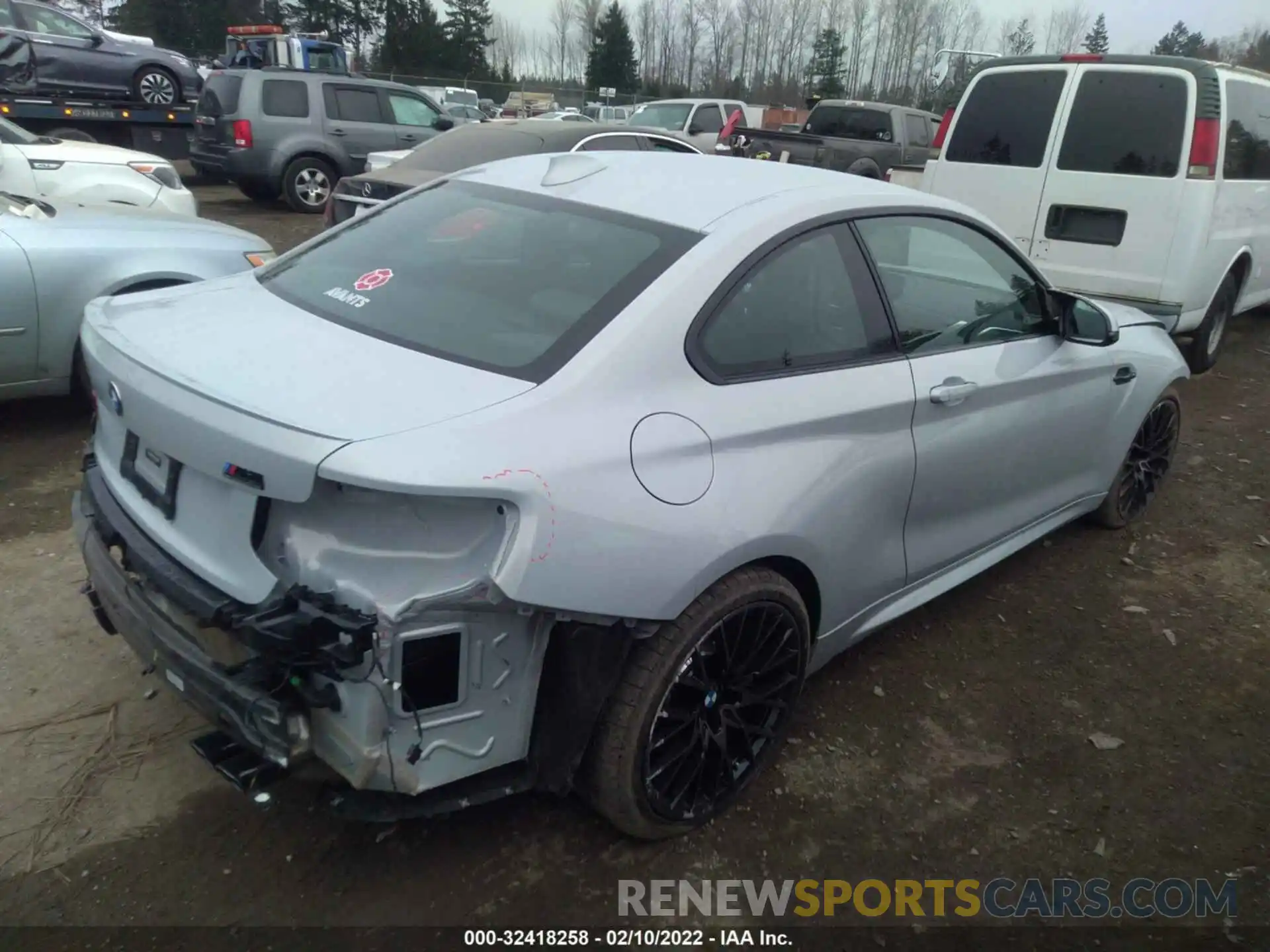 4 Photograph of a damaged car WBS2U7C05L7E96406 BMW M2 2020