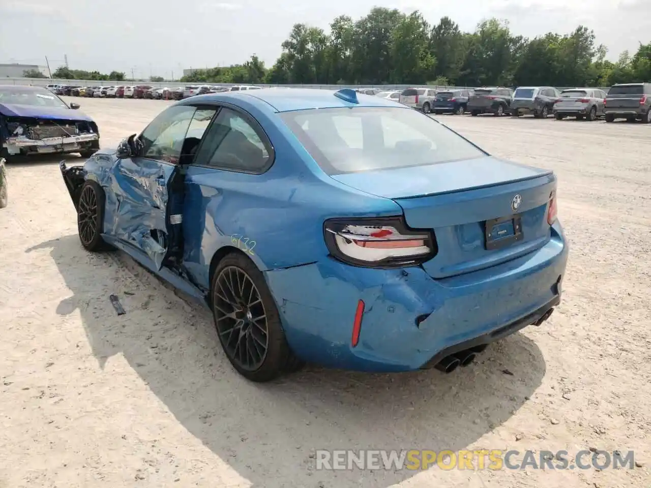 3 Photograph of a damaged car WBS2U7C07L7F73356 BMW M2 2020