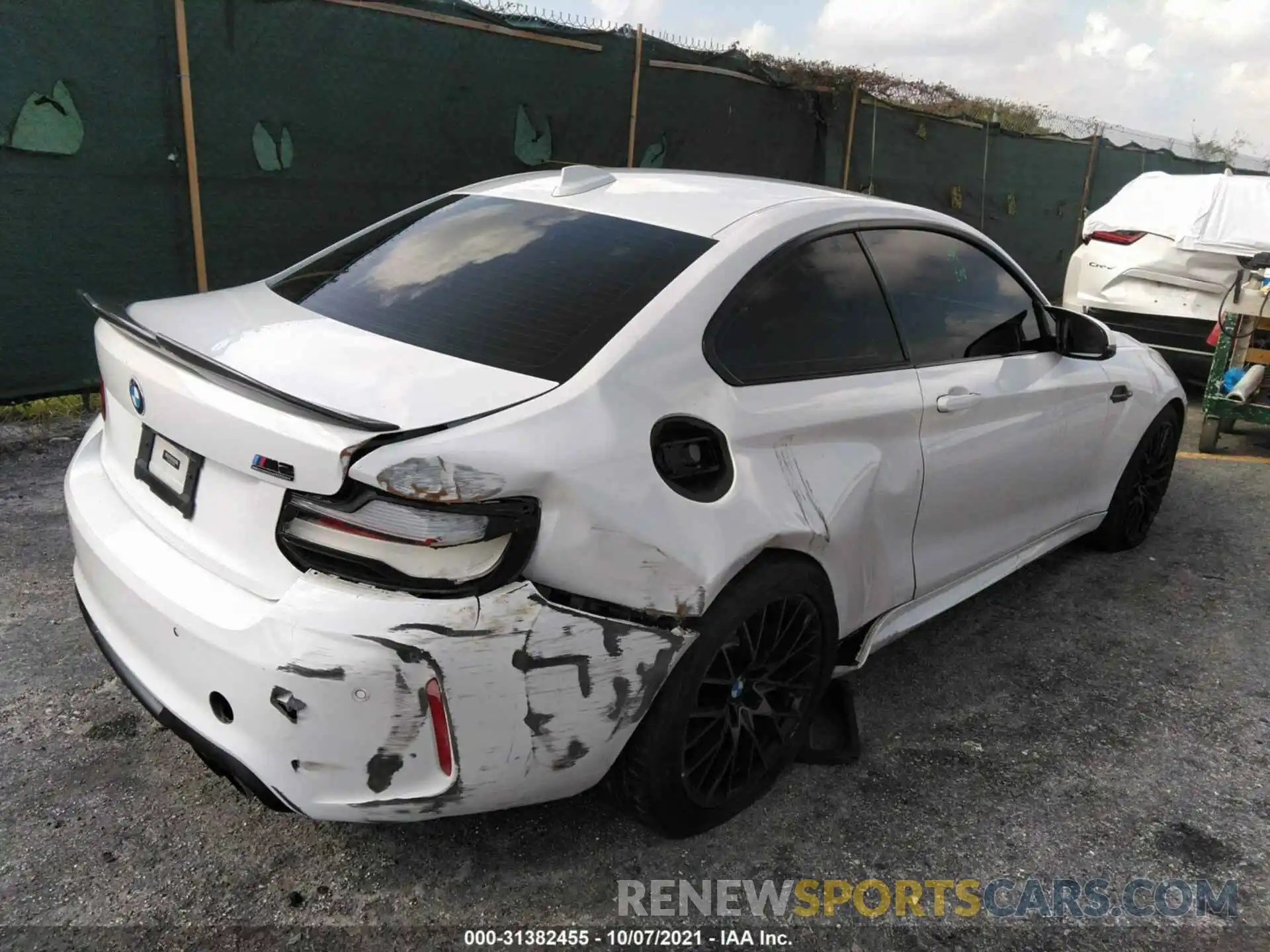 4 Photograph of a damaged car WBS2U7C09L7E63988 BMW M2 2020