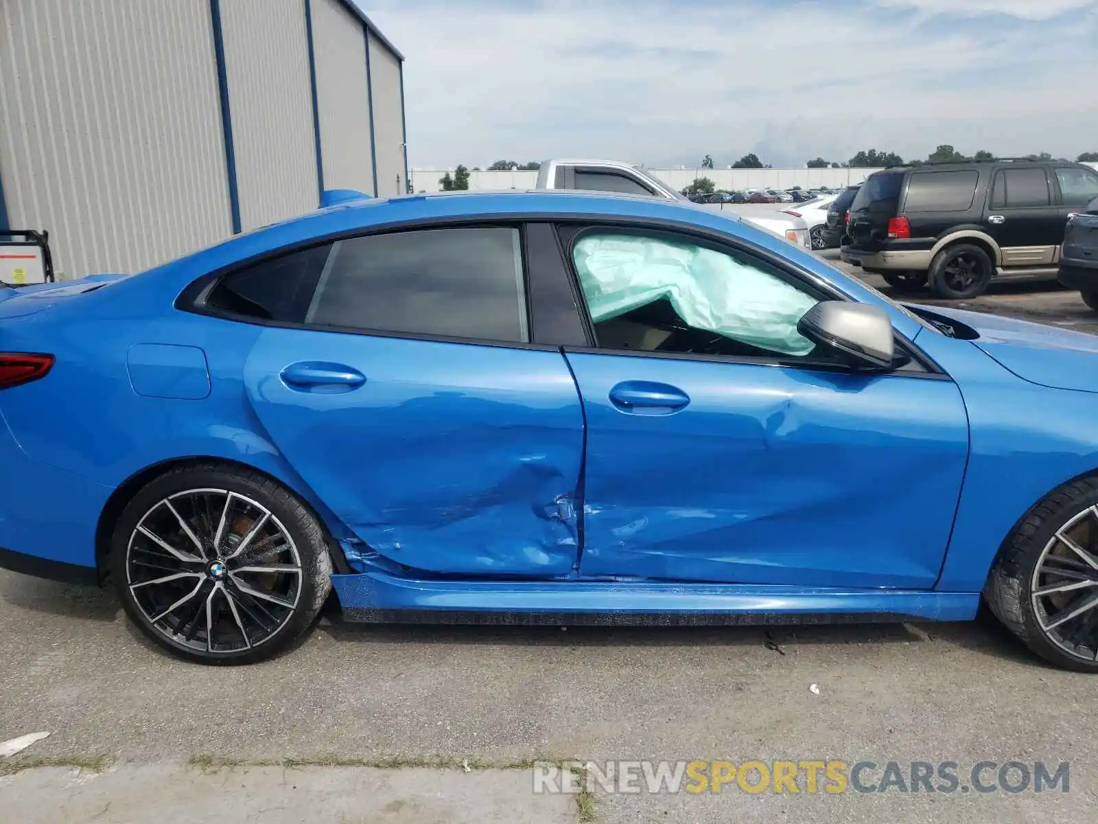 9 Photograph of a damaged car WBA13AL05M7G29330 BMW M2 2021