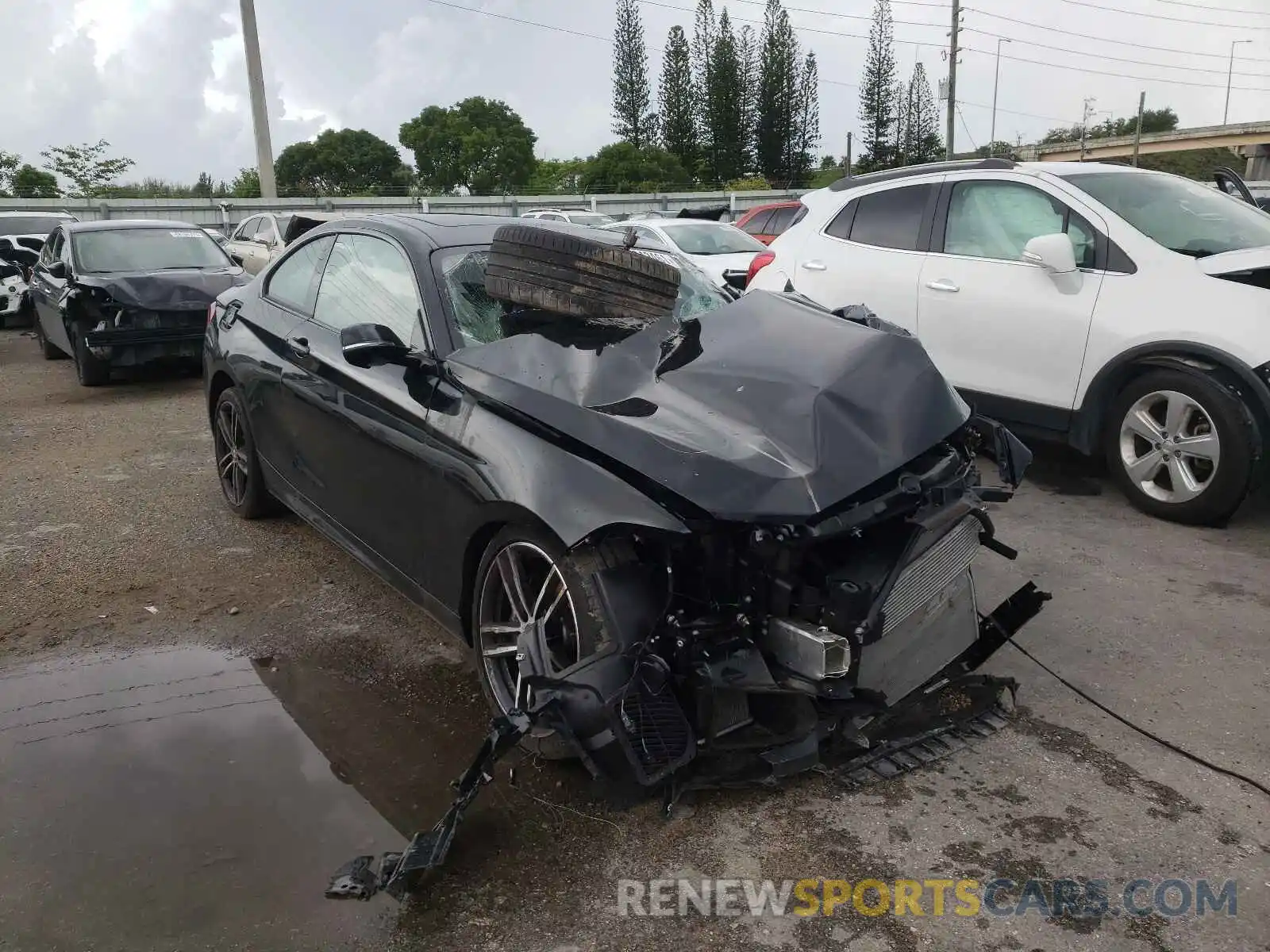 1 Photograph of a damaged car WBA2J5C08M7G54577 BMW M2 2021