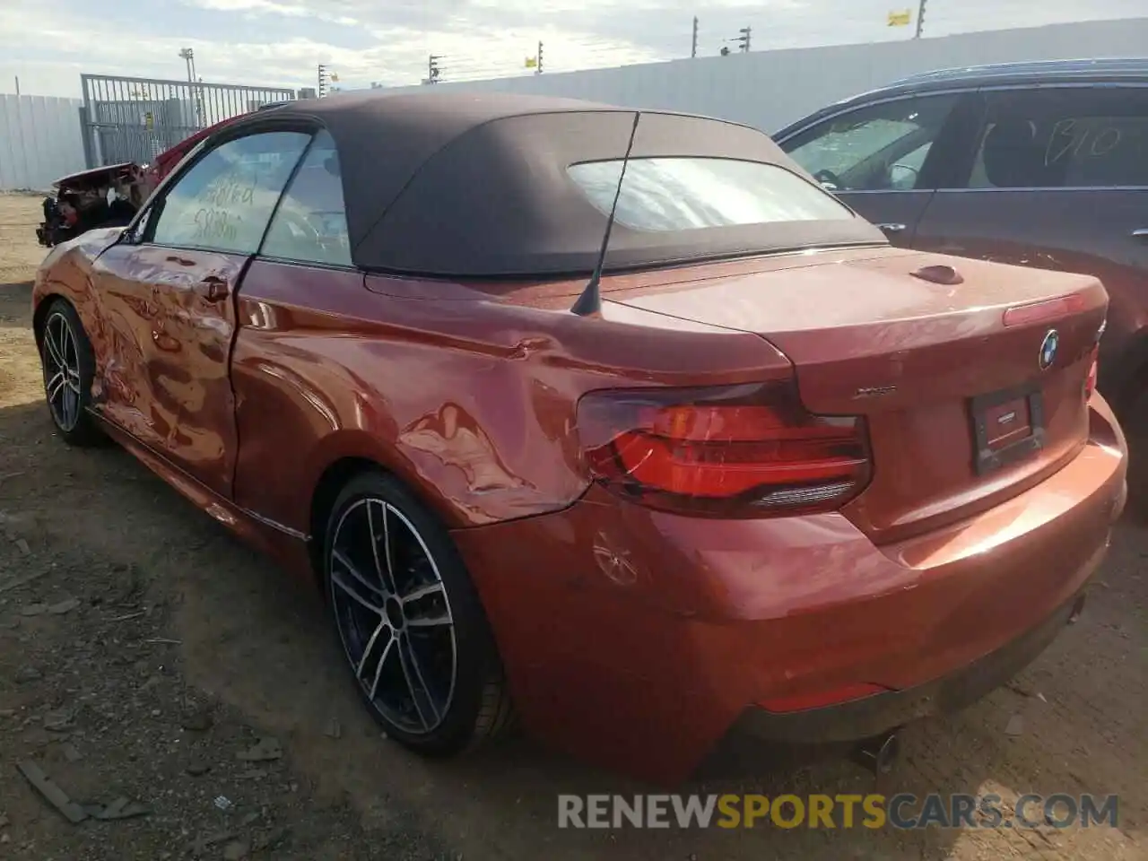 3 Photograph of a damaged car WBA2N3C05M7H00004 BMW M2 2021