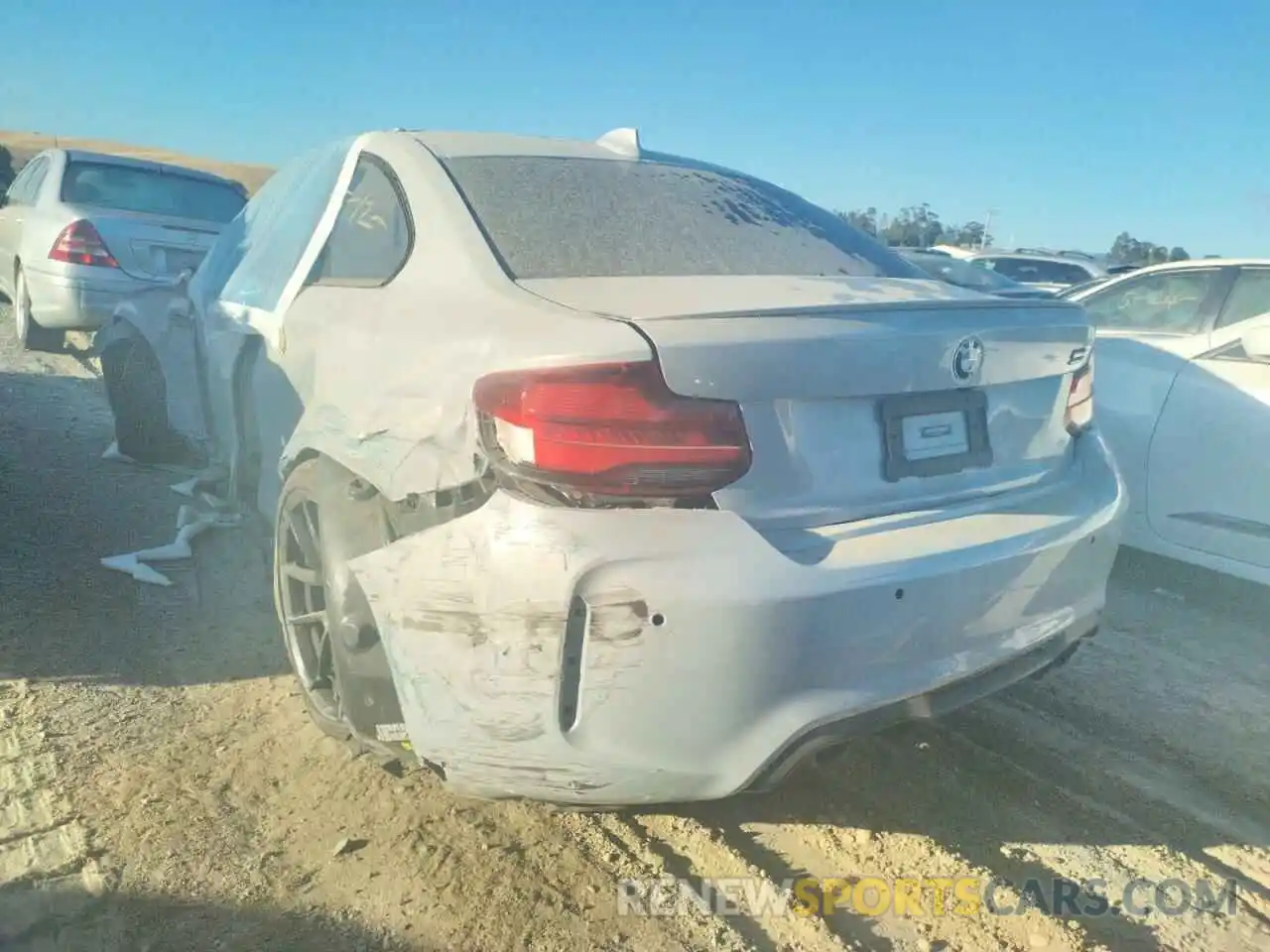 3 Photograph of a damaged car WBS2U7C04M7H31427 BMW M2 2021