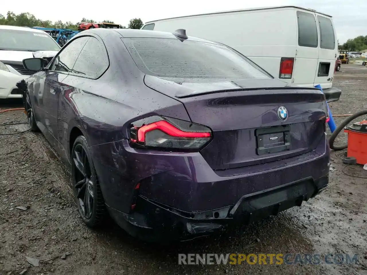 3 Photograph of a damaged car 3MW53CM01N8C76576 BMW M2 2022