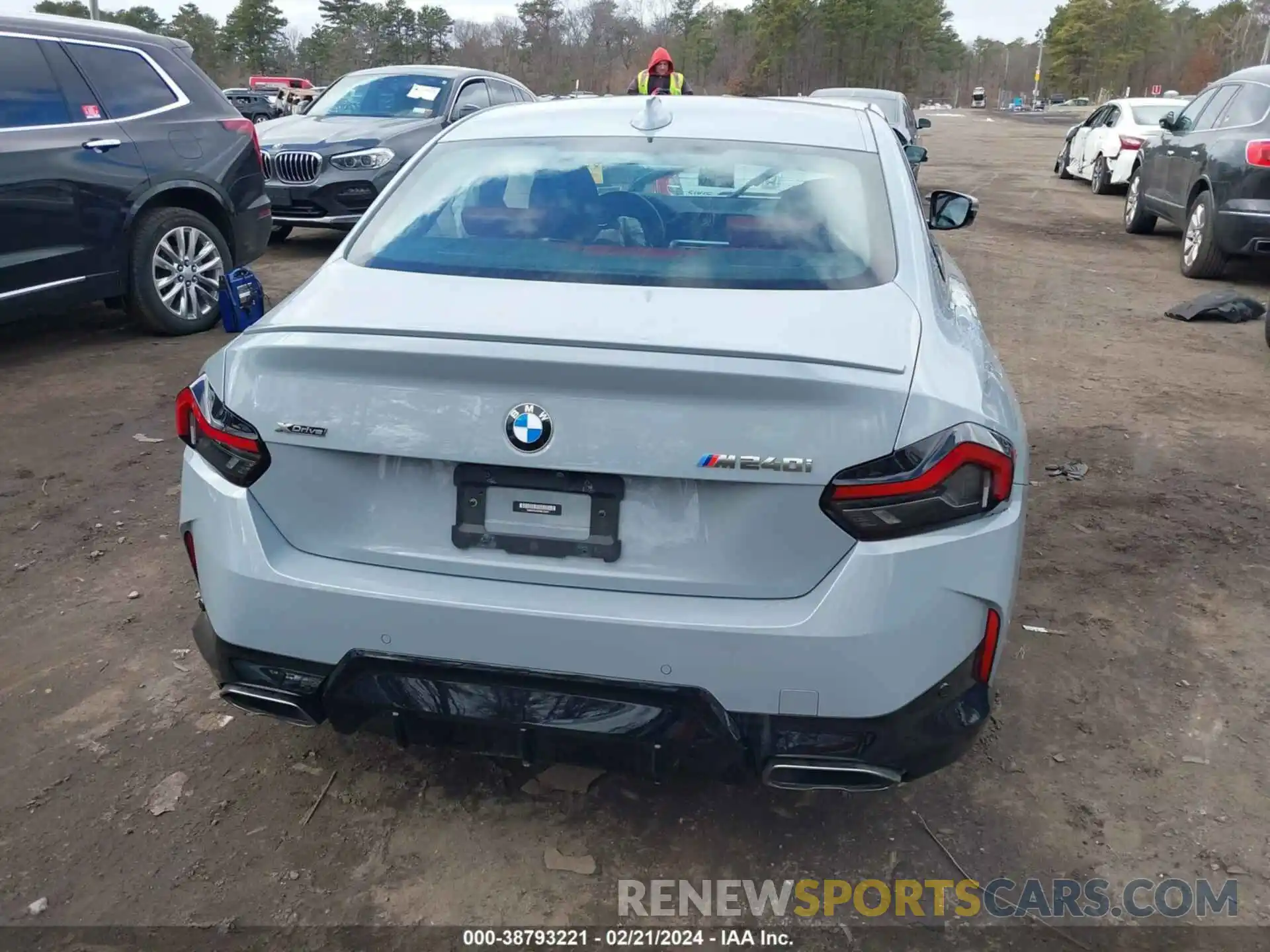 16 Photograph of a damaged car 3MW53CM09N8C20997 BMW M240I 2022