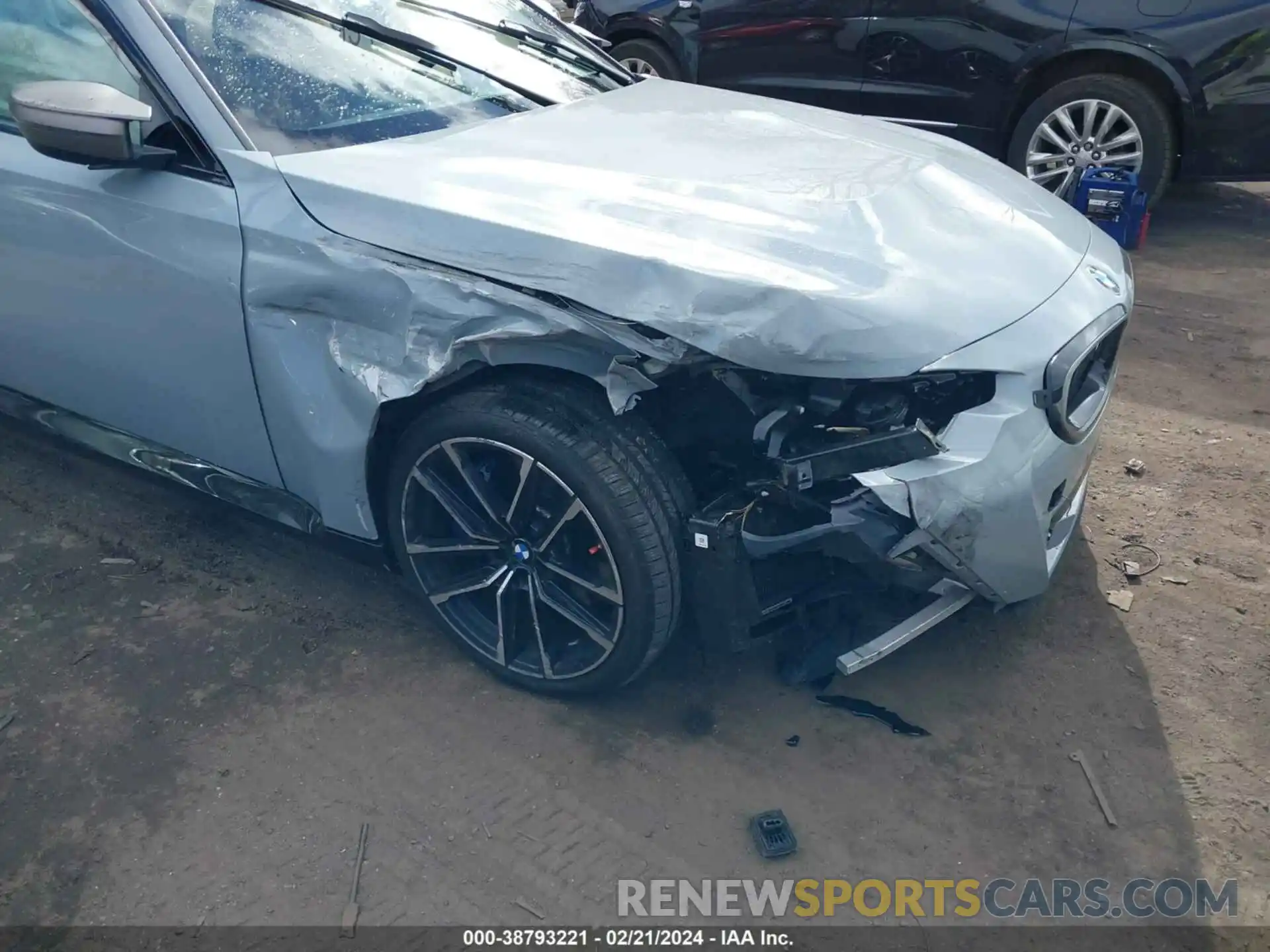 6 Photograph of a damaged car 3MW53CM09N8C20997 BMW M240I 2022