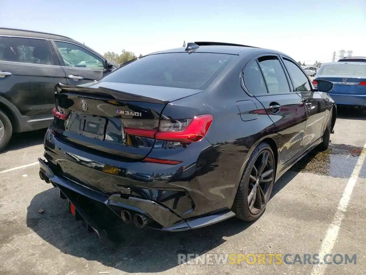 4 Photograph of a damaged car 3MW5U7J01L8B35125 BMW M3 2020