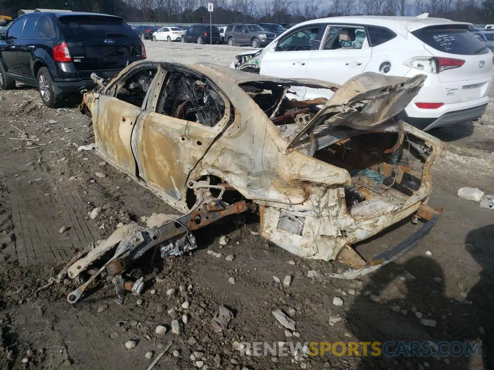 3 Photograph of a damaged car 3MW5U7J06L8B33645 BMW M3 2020