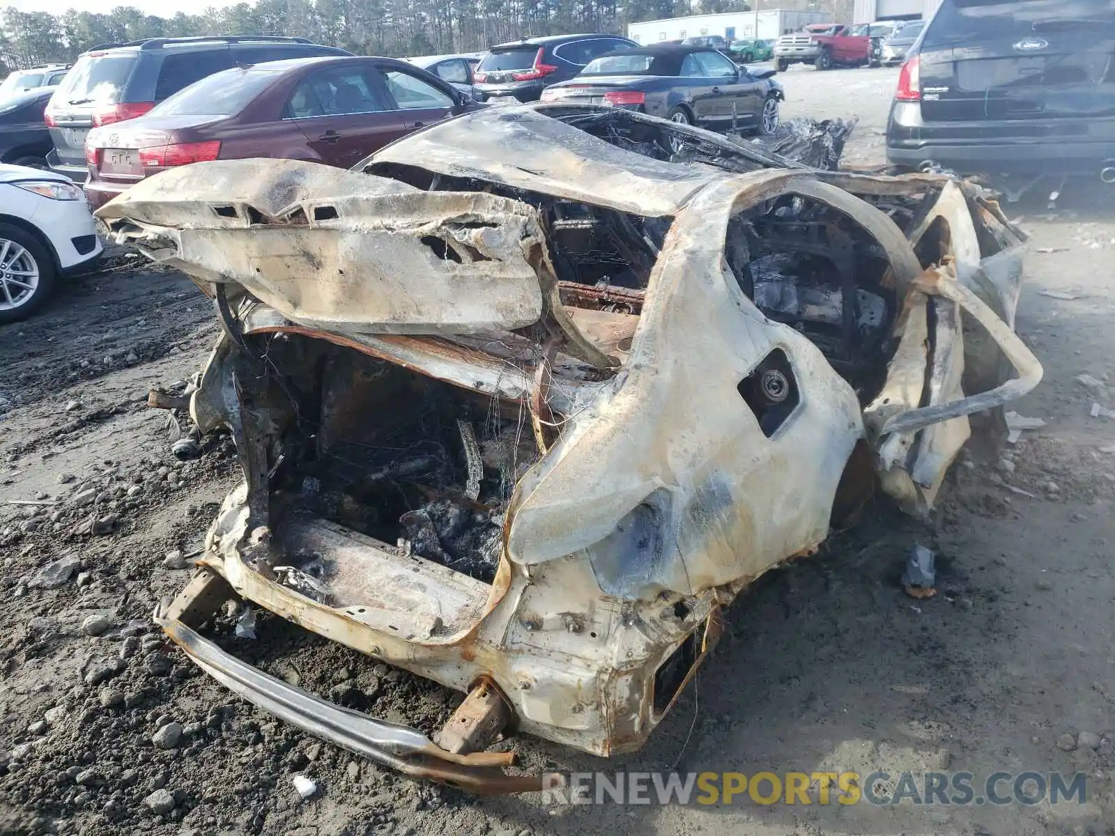 4 Photograph of a damaged car 3MW5U7J06L8B33645 BMW M3 2020