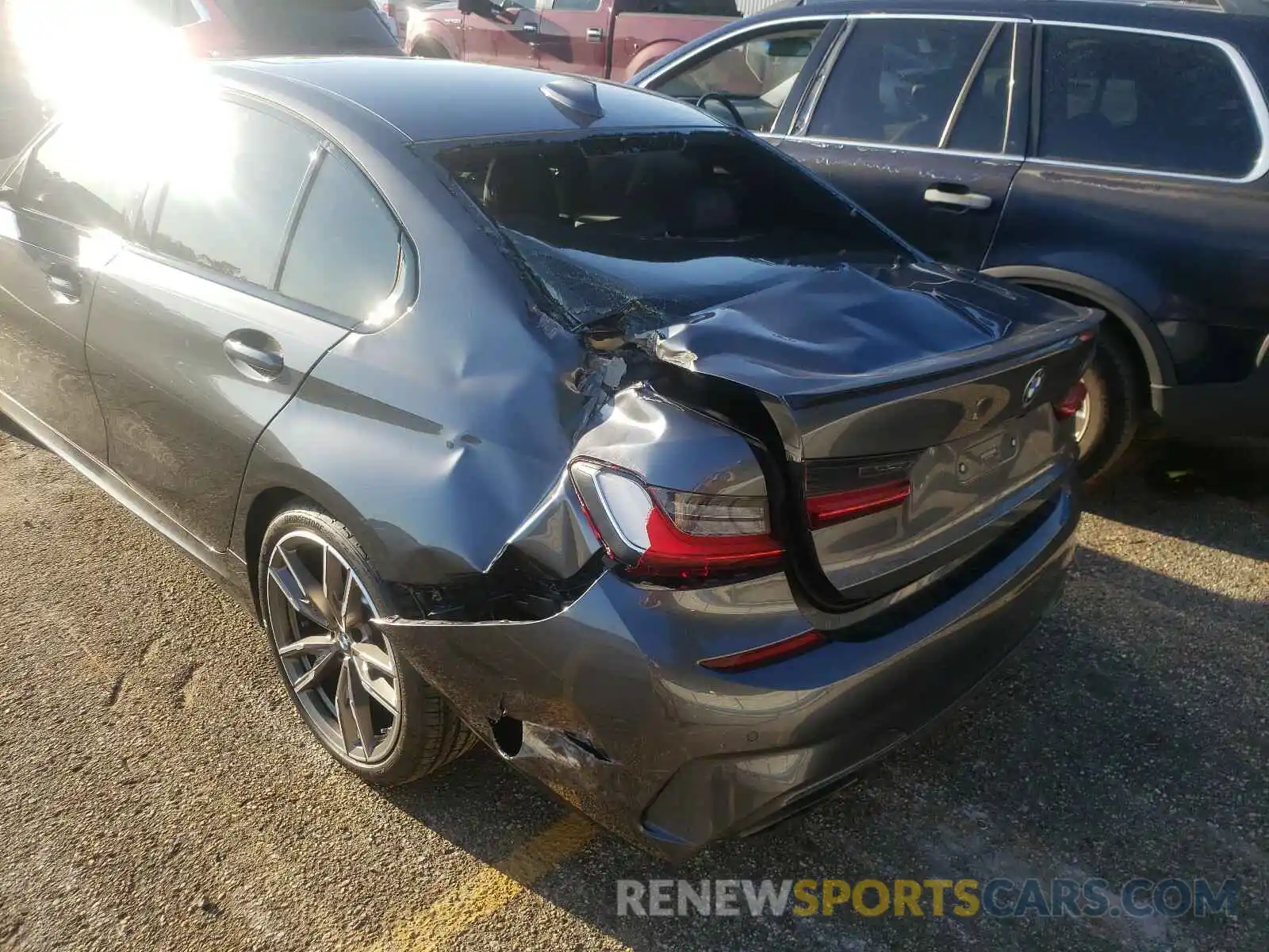 9 Photograph of a damaged car 3MW5U7J06L8B42636 BMW M3 2020