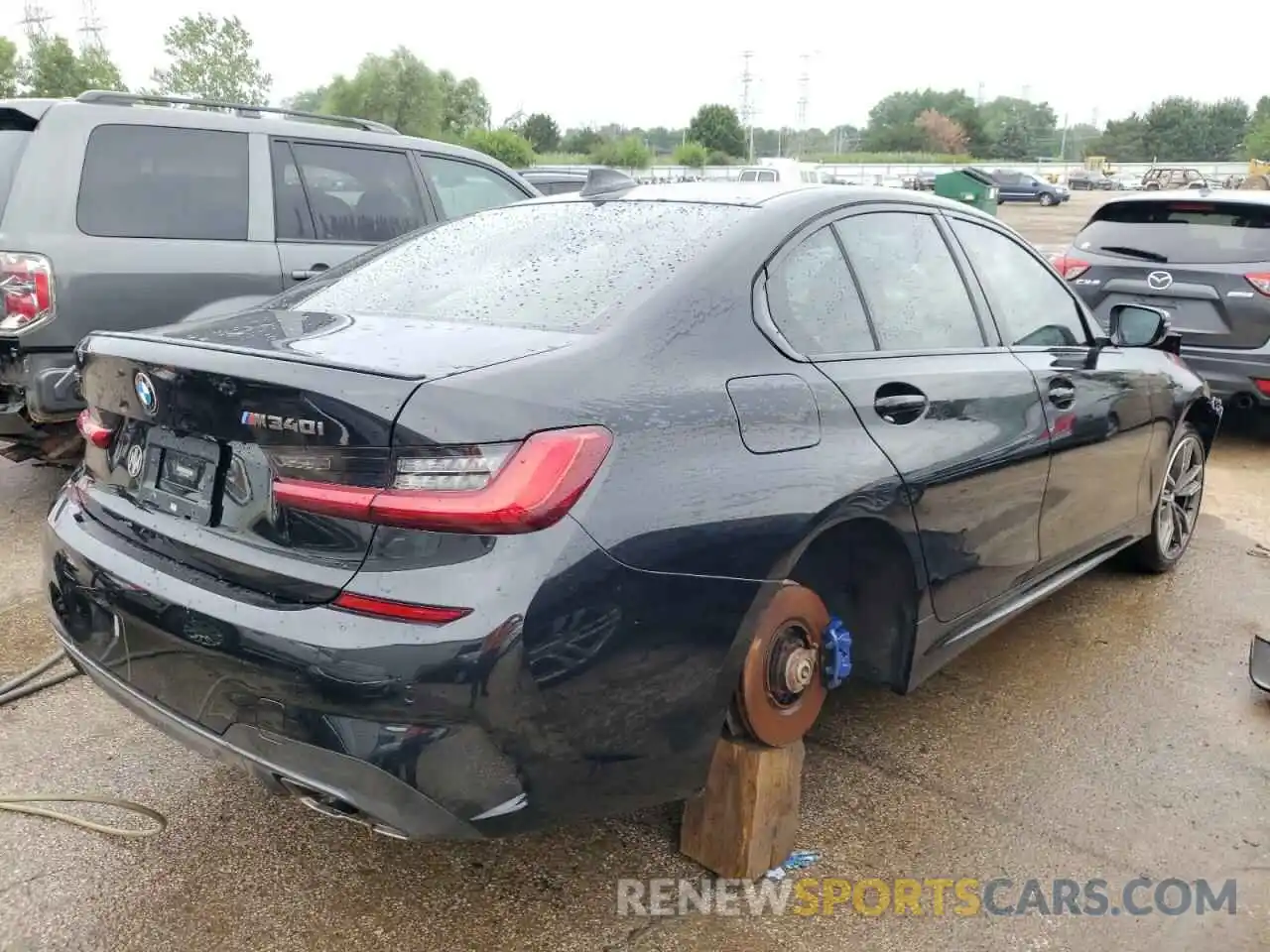 4 Photograph of a damaged car WBA5U9C00LFH26162 BMW M3 2020