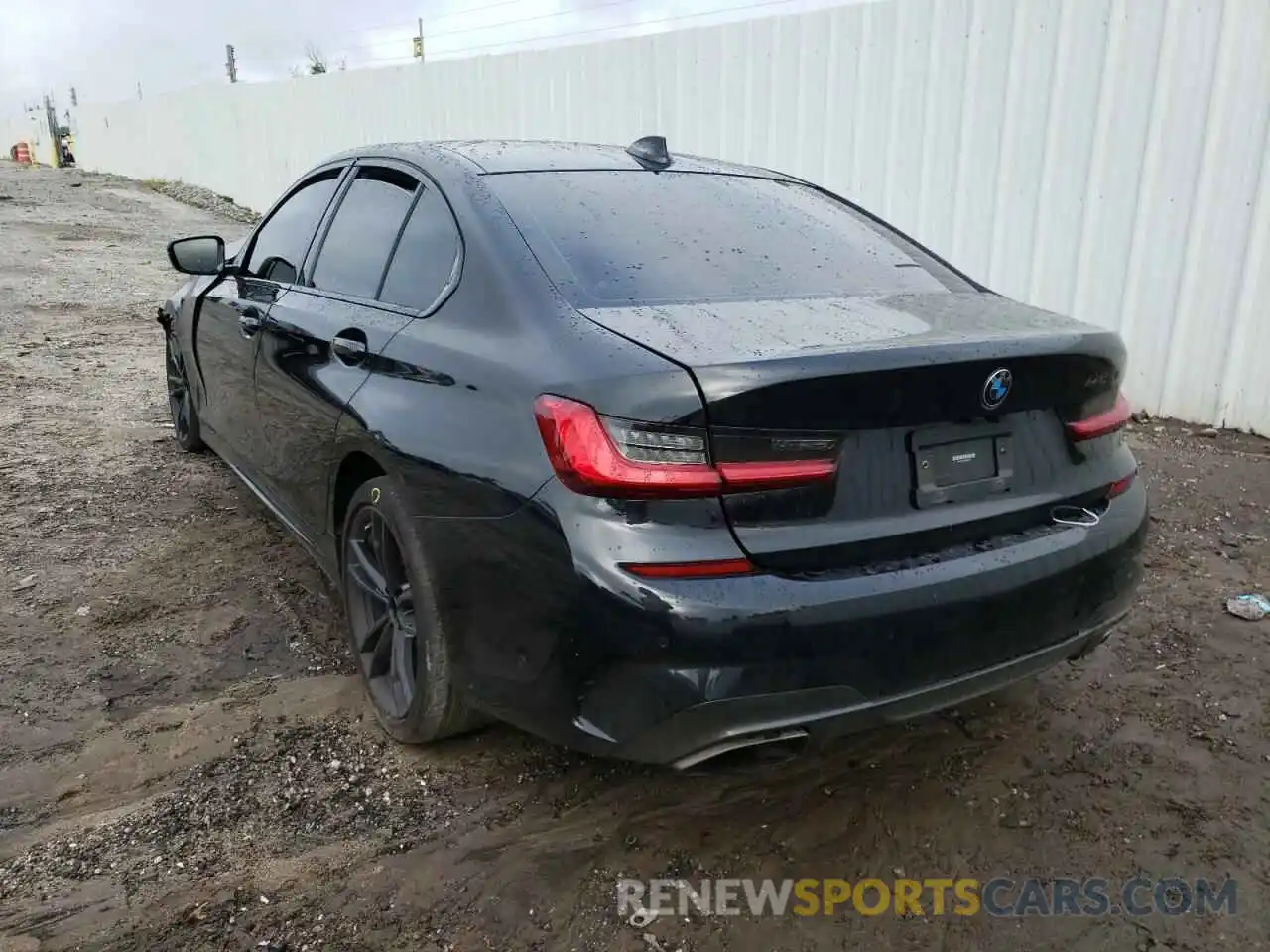 3 Photograph of a damaged car 3MW5U7J01M8B91017 BMW M3 2021