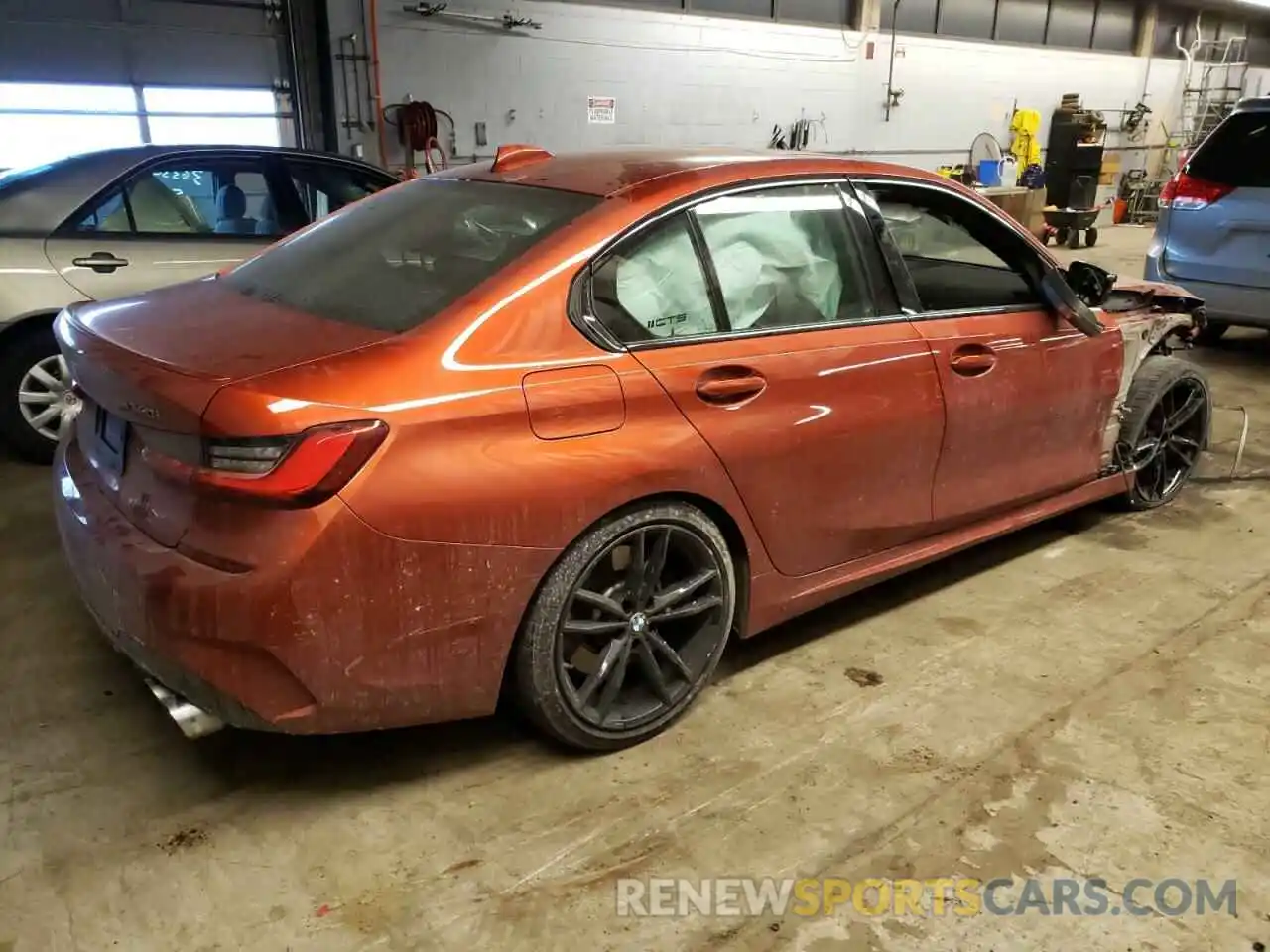 4 Photograph of a damaged car 3MW5U7J07M8B64761 BMW M3 2021