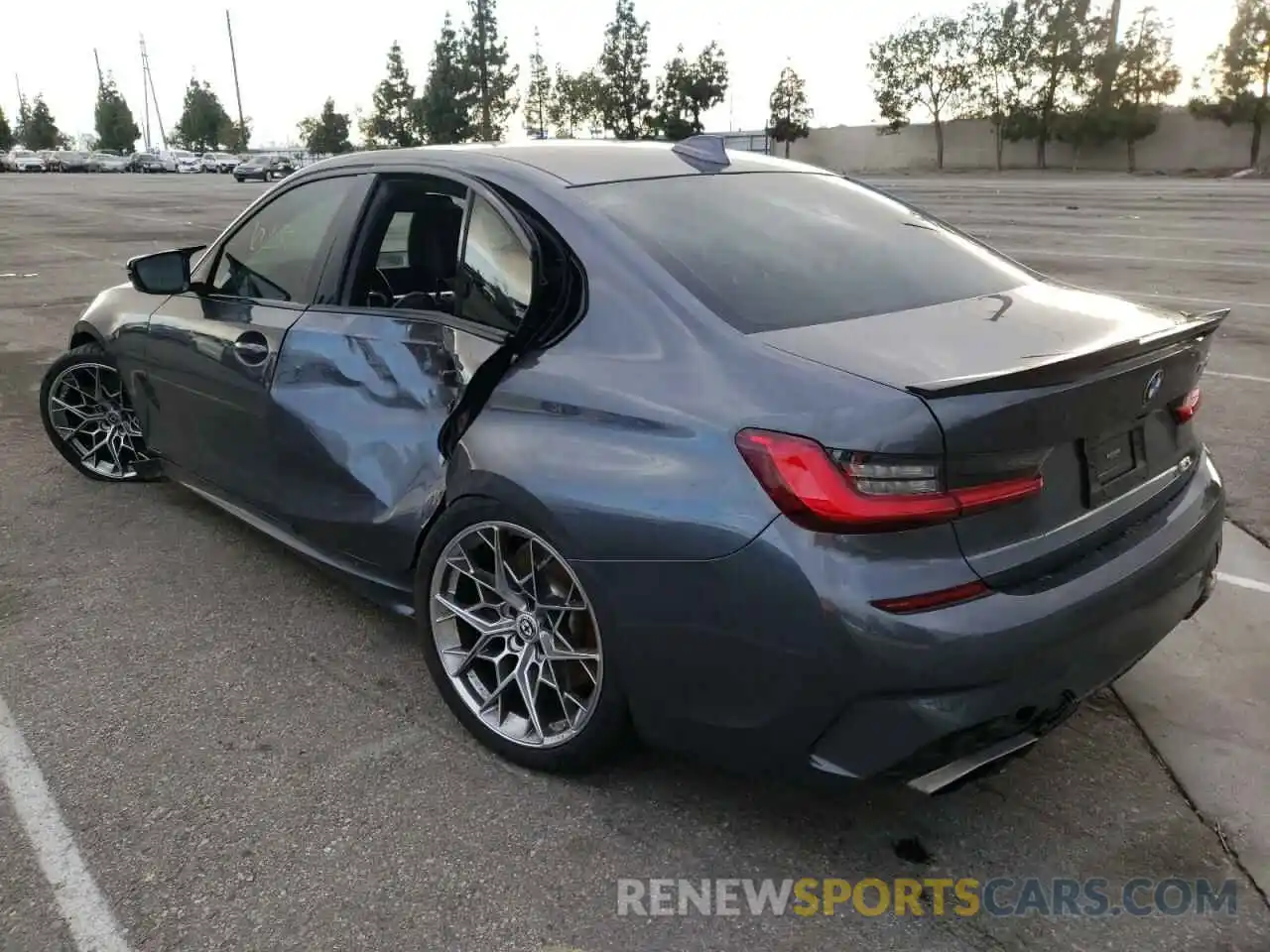 3 Photograph of a damaged car 3MW5U7J08M8B54756 BMW M3 2021