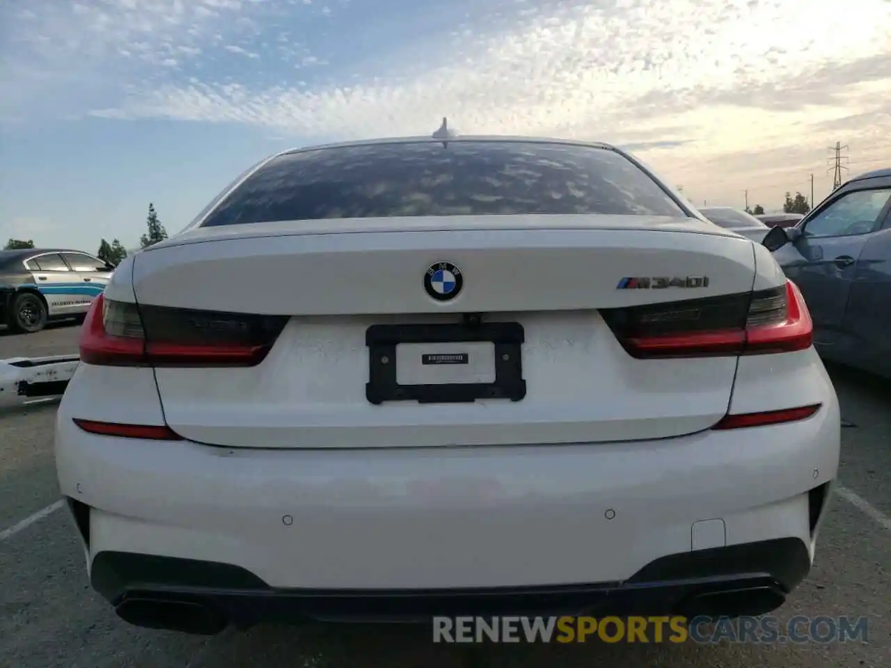 6 Photograph of a damaged car 3MW5U7J08M8B65904 BMW M3 2021