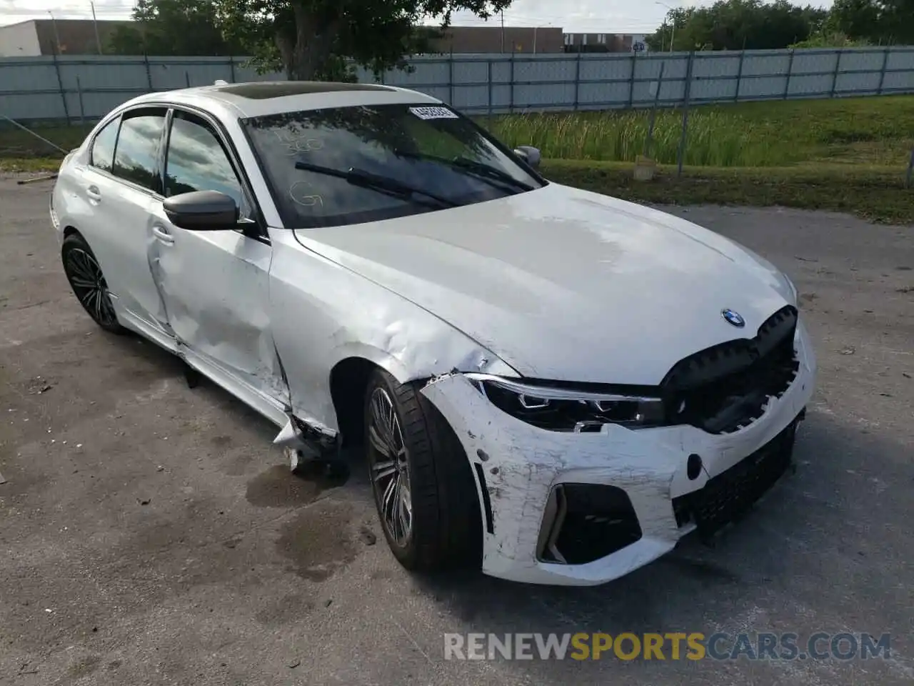 1 Photograph of a damaged car 3MW5U7J09M8B55737 BMW M3 2021