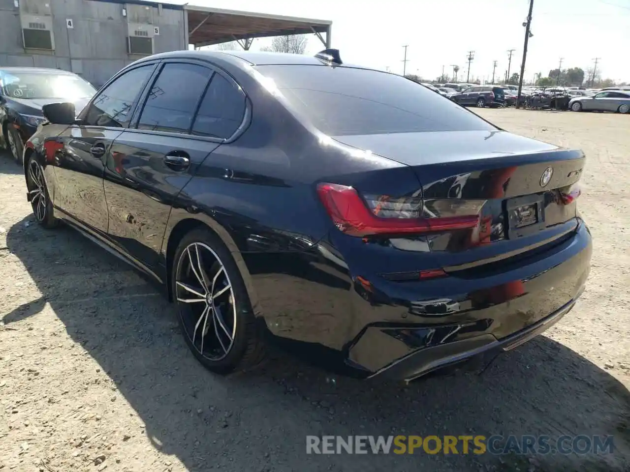 3 Photograph of a damaged car 3MW5U7J09M8B69184 BMW M3 2021