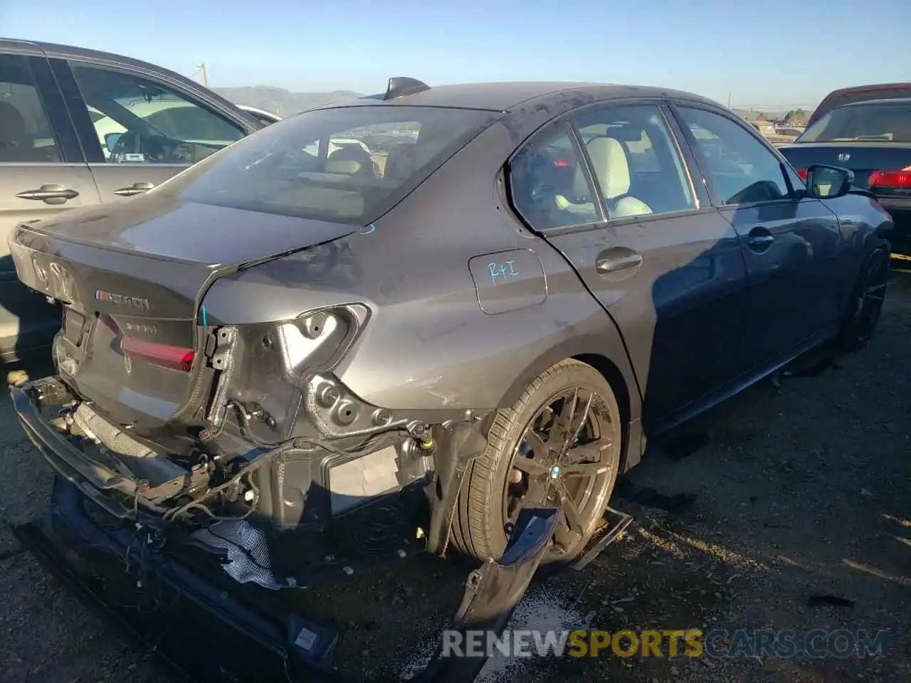 4 Photograph of a damaged car 3MW5U7J09M8C13815 BMW M3 2021