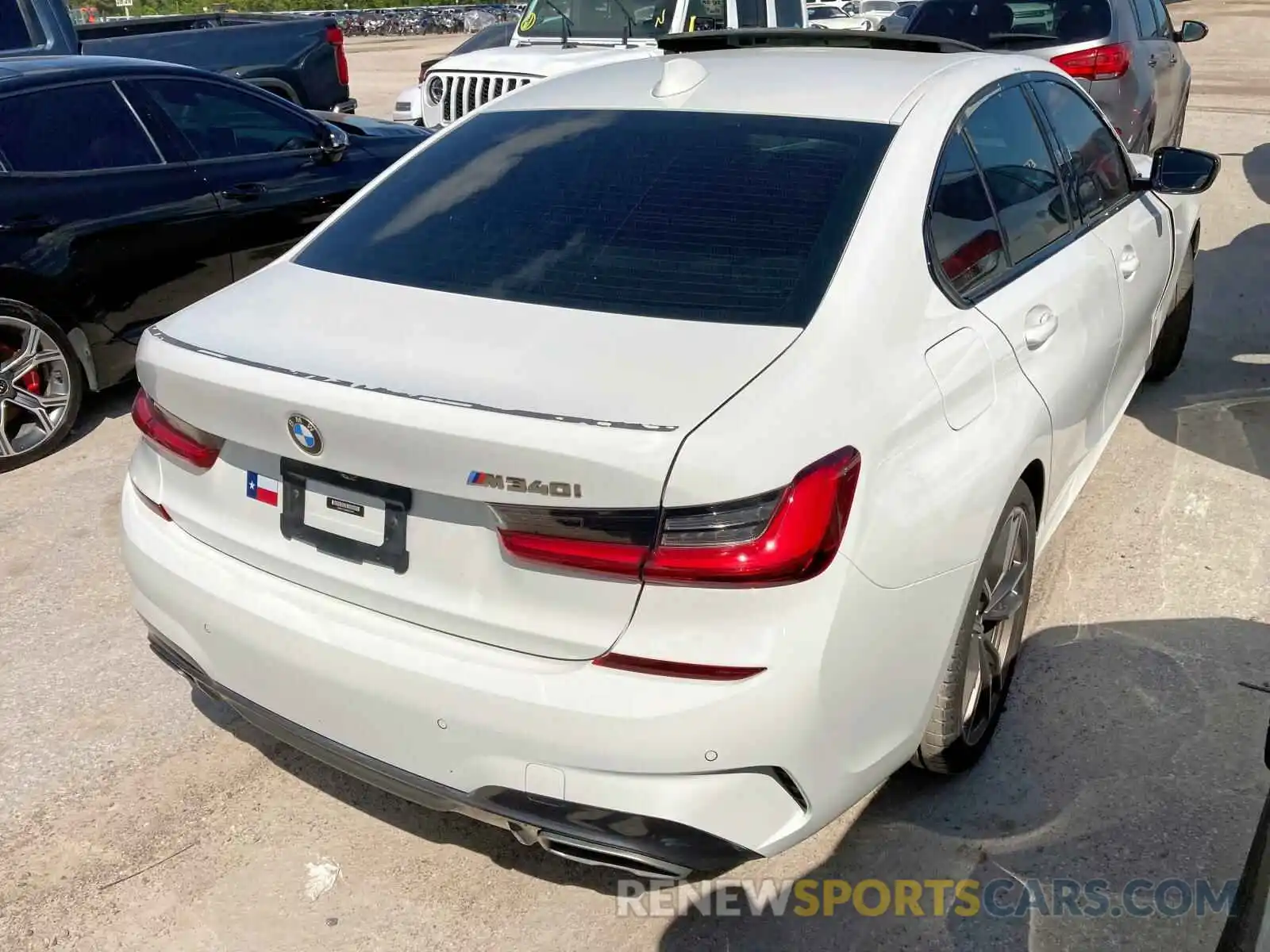 4 Photograph of a damaged car 3MW5U7J0XM8B55293 BMW M3 2021