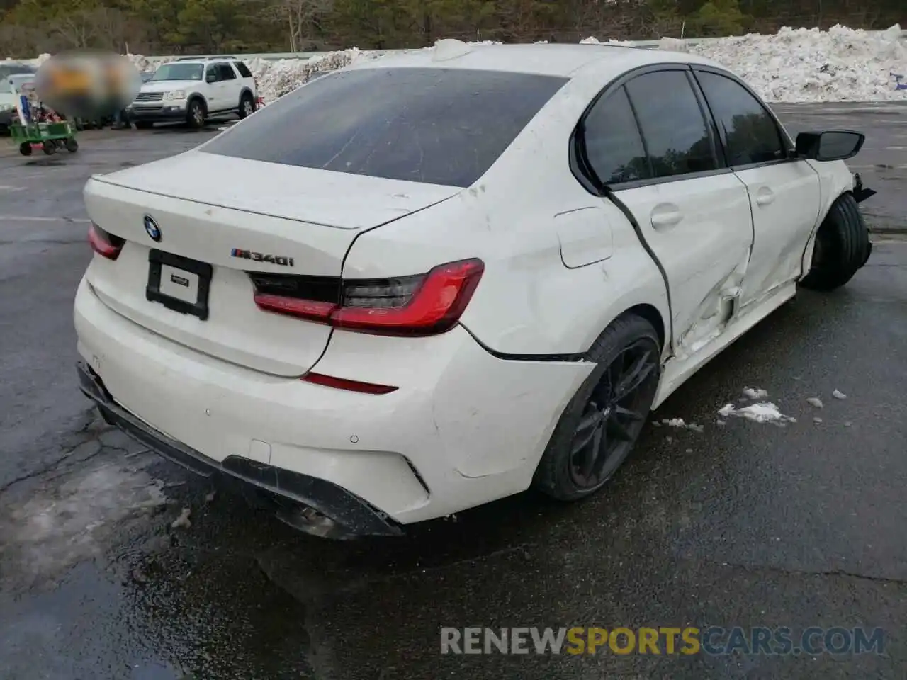 4 Photograph of a damaged car 3MW5U9J01M8B55873 BMW M3 2021