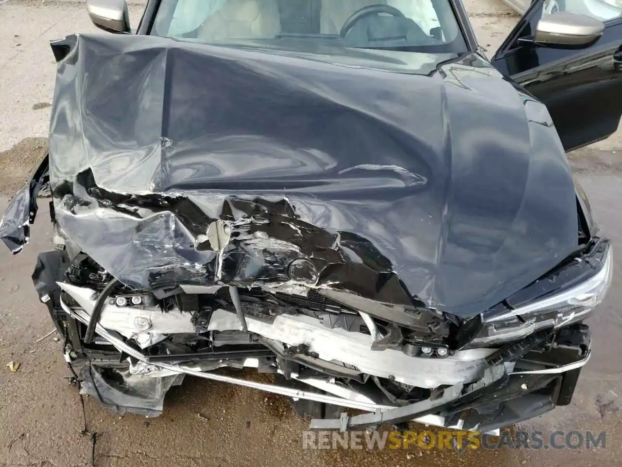 7 Photograph of a damaged car 3MW5U9J04M8B60839 BMW M3 2021