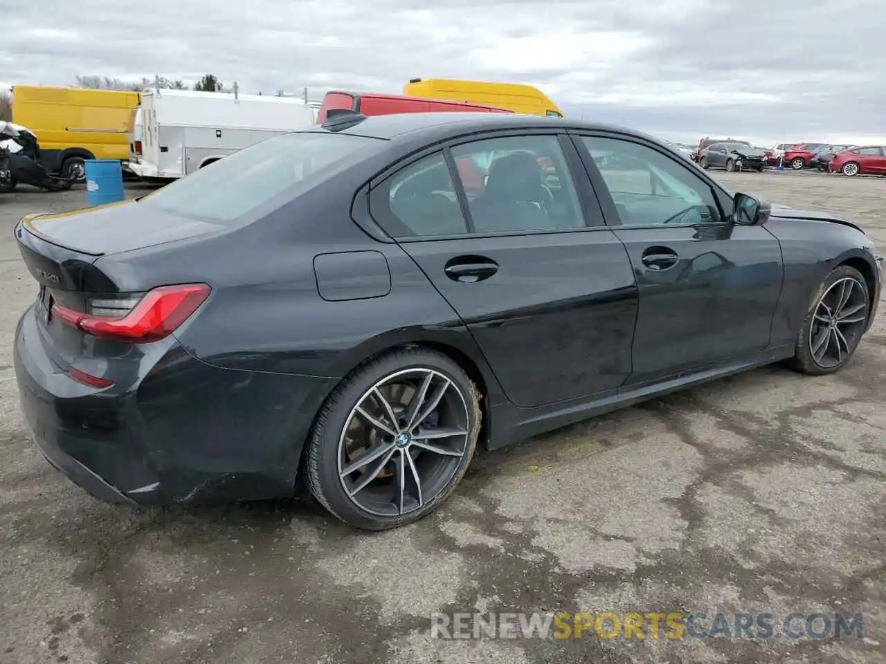 3 Photograph of a damaged car 3MW5U9J06M8B58171 BMW M3 2021