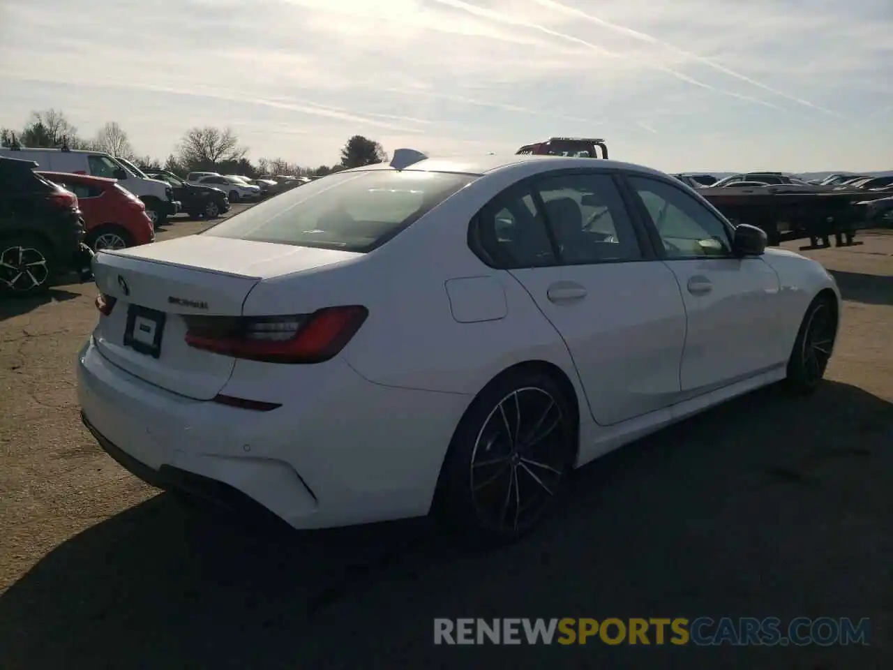 4 Photograph of a damaged car 3MW5U9J06M8C14562 BMW M3 2021