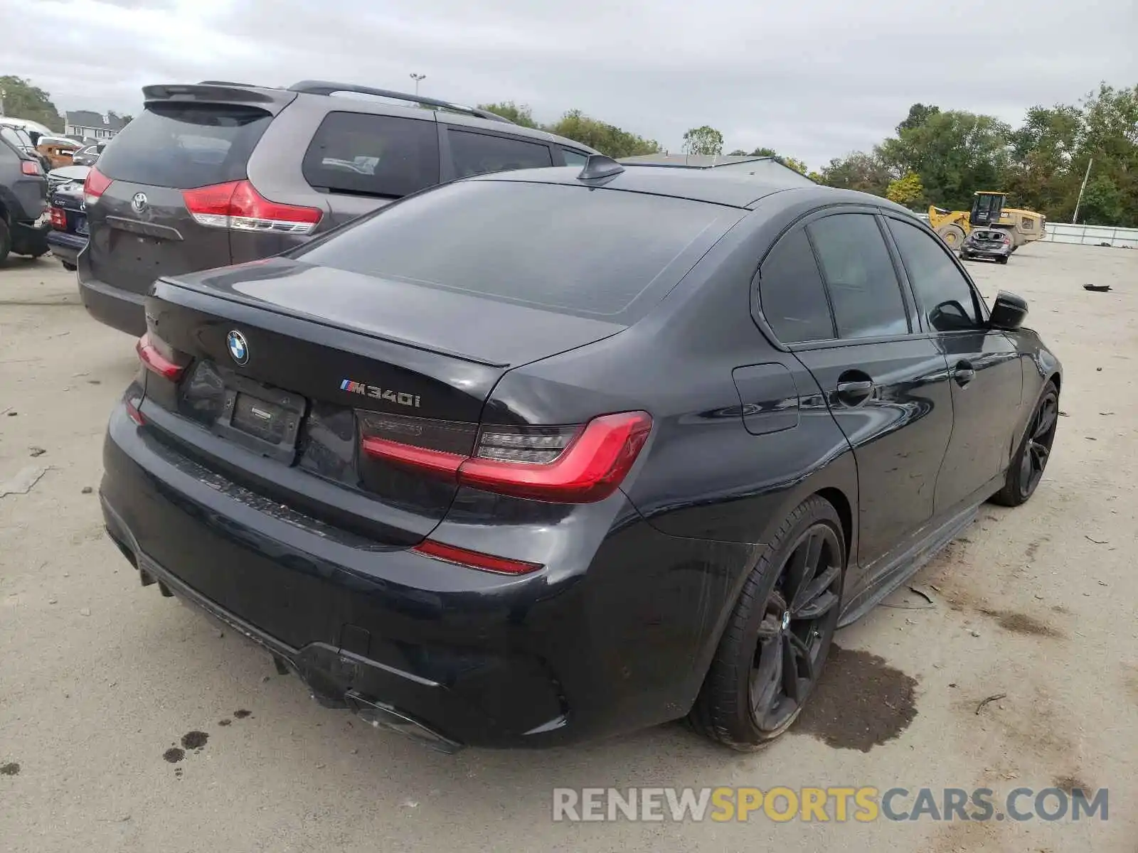 4 Photograph of a damaged car 3MW5U9J07M8B65498 BMW M3 2021