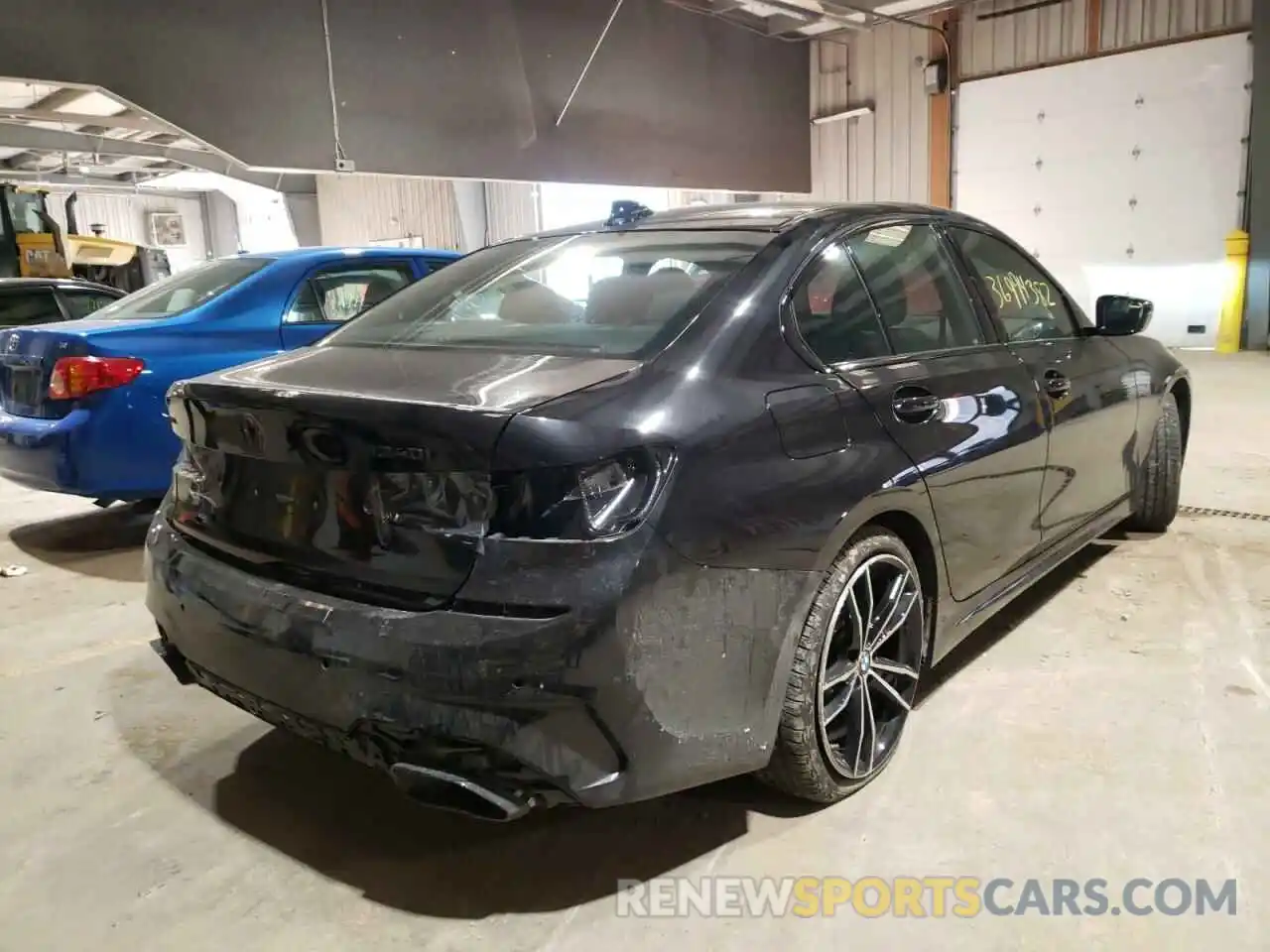 4 Photograph of a damaged car 3MW5U9J07M8B93737 BMW M3 2021