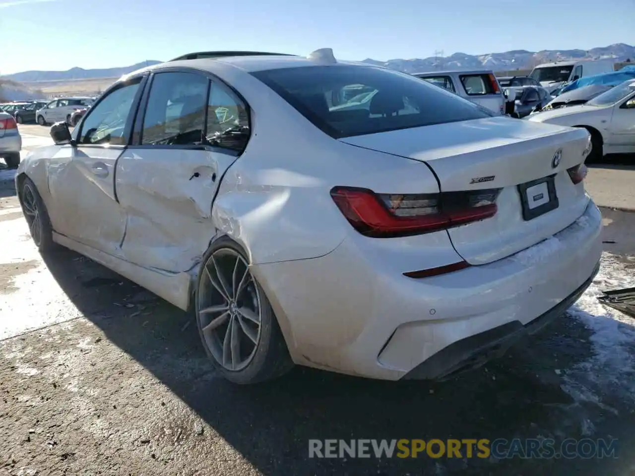 3 Photograph of a damaged car 3MW5U9J08M8B50198 BMW M3 2021