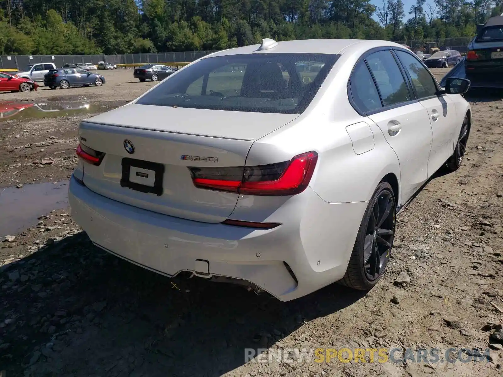 4 Photograph of a damaged car 3MW5U9J08M8B62447 BMW M3 2021