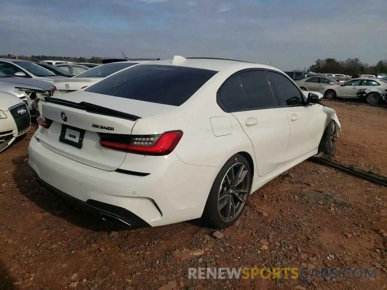 4 Photograph of a damaged car 3MW5U9J0XM8B62787 BMW M3 2021