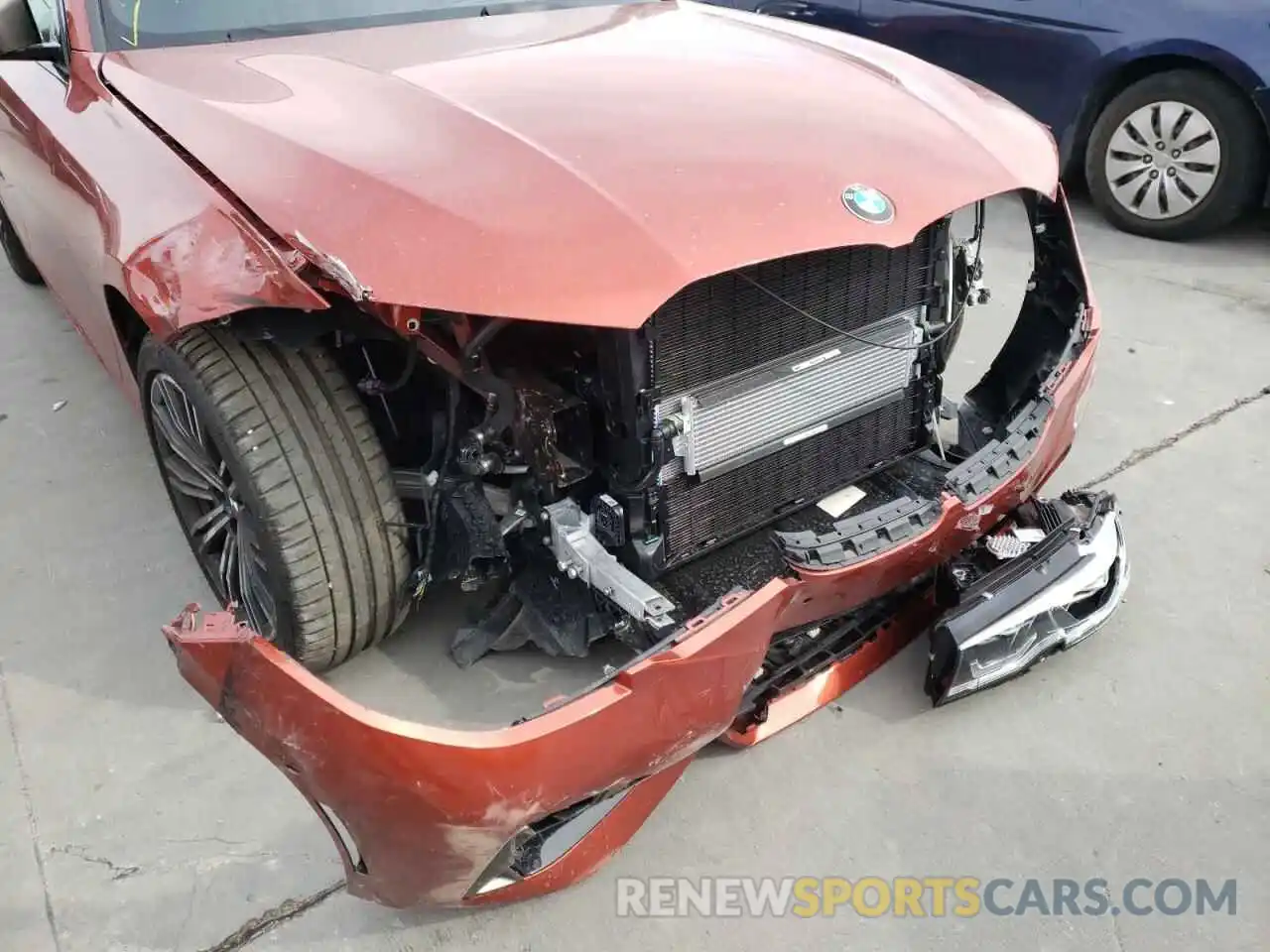 9 Photograph of a damaged car 3MW5U7J02N8C32885 BMW M3 2022