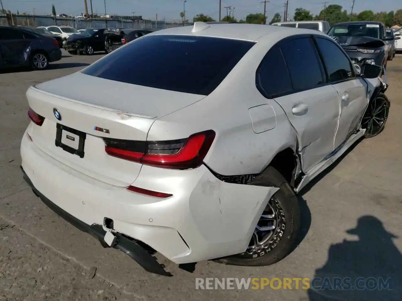 4 Photograph of a damaged car 3MW5U7J03N8C27176 BMW M3 2022