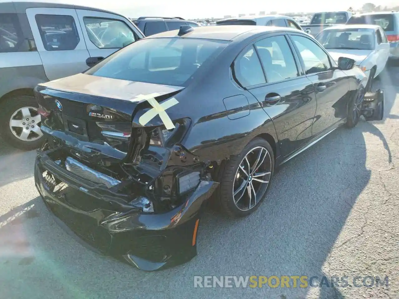 4 Photograph of a damaged car 3MW5U7J03N8C41630 BMW M3 2022