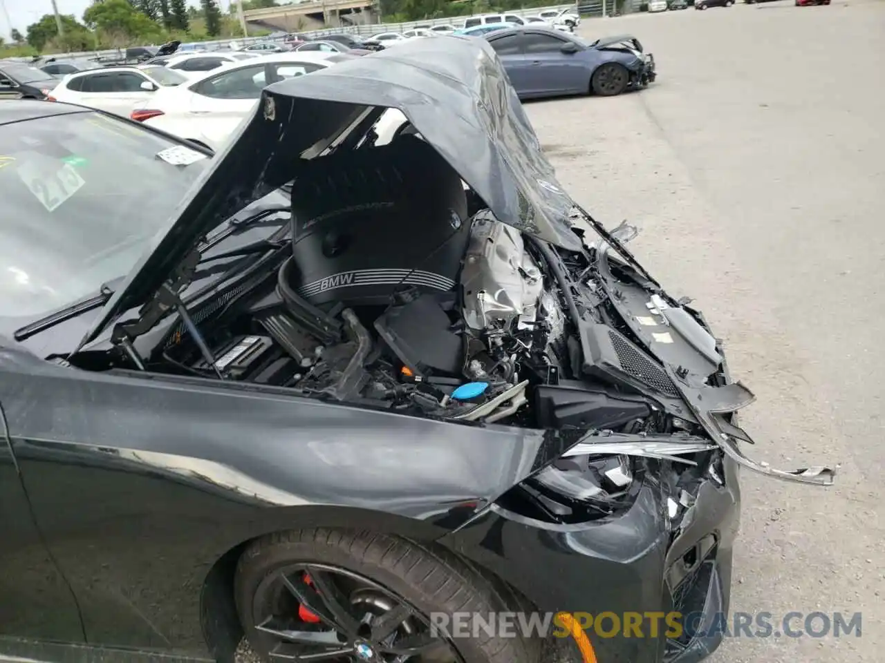 9 Photograph of a damaged car 3MW5U7J03N8C61389 BMW M3 2022