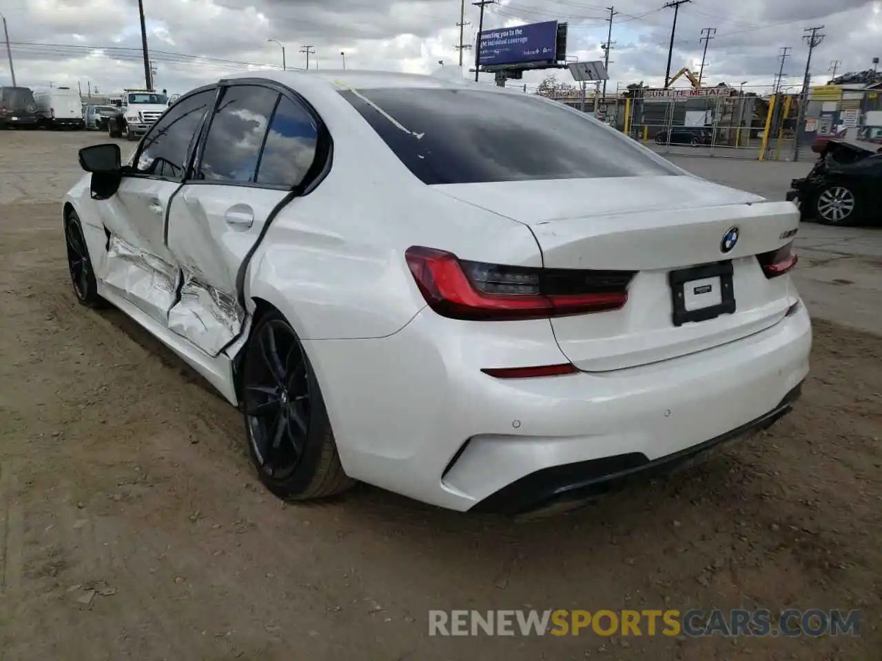 3 Photograph of a damaged car 3MW5U7J06N8C30184 BMW M3 2022