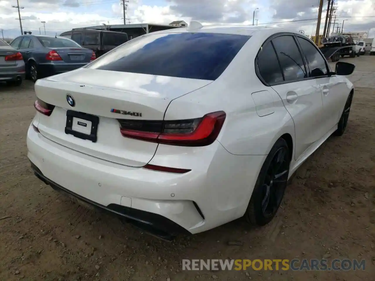 4 Photograph of a damaged car 3MW5U7J06N8C30184 BMW M3 2022