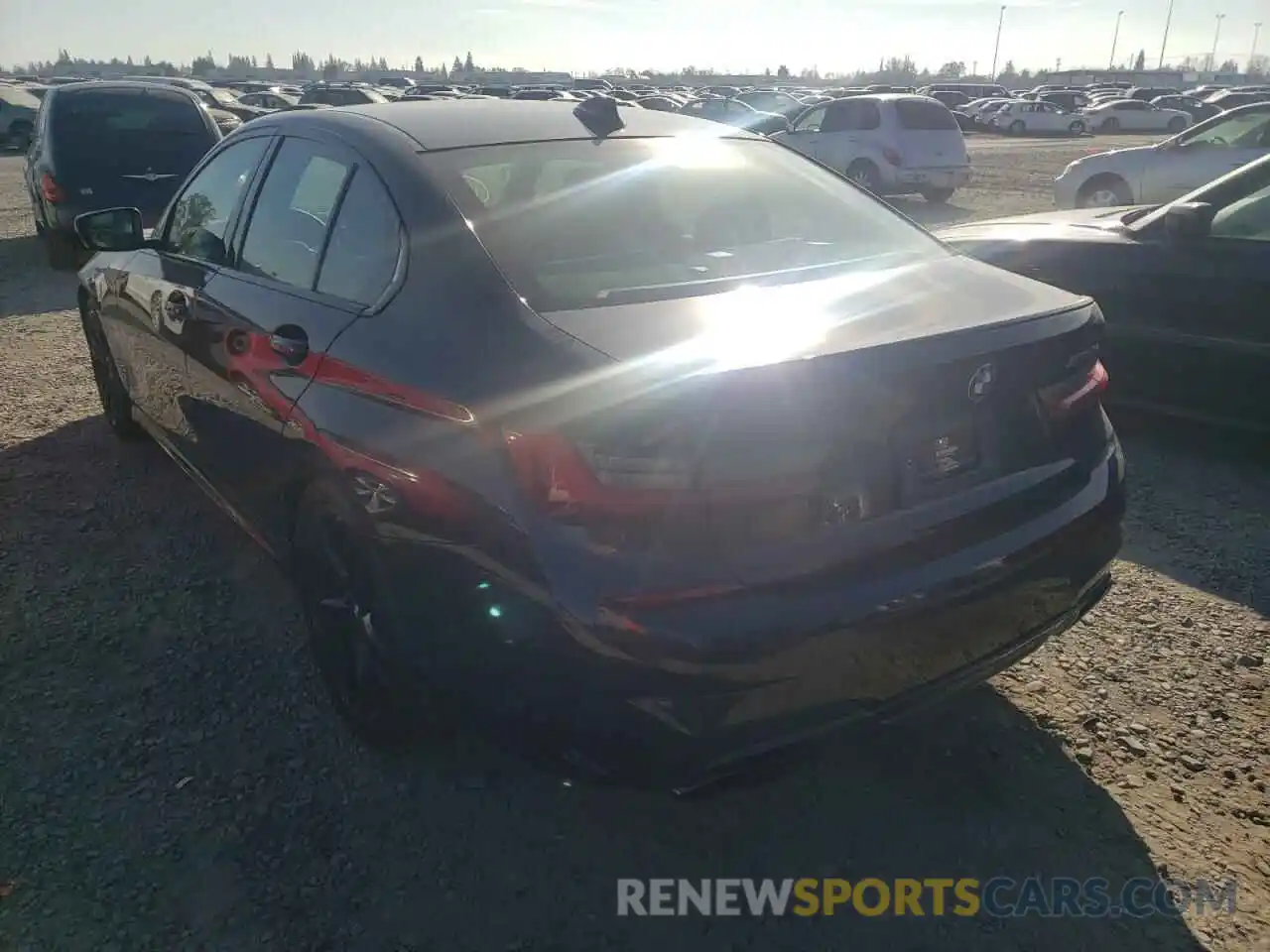 3 Photograph of a damaged car 3MW5U7J09N8C41874 BMW M3 2022