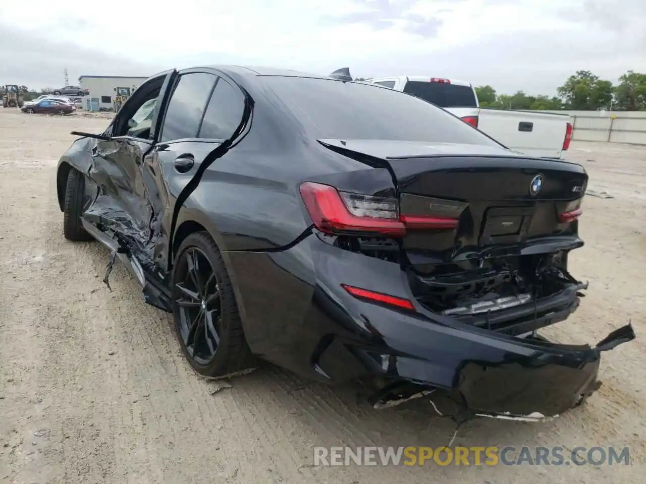 3 Photograph of a damaged car 3MW5U7J0XN8C22475 BMW M3 2022