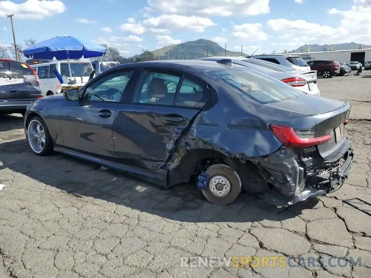 2 Photograph of a damaged car 3MW5U7J0XN8C26381 BMW M3 2022