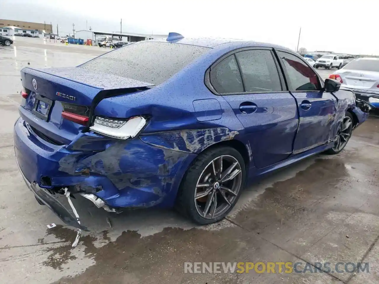 3 Photograph of a damaged car 3MW5U9J01N8C75707 BMW M3 2022