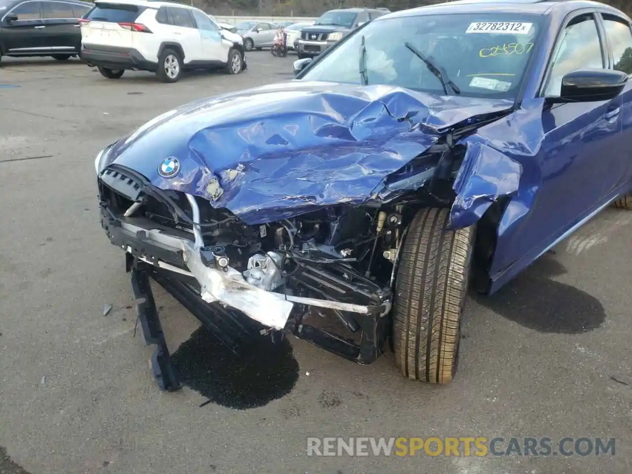 9 Photograph of a damaged car 3MW5U9J02N8C24507 BMW M3 2022