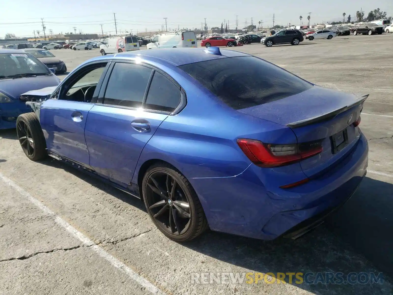 3 Photograph of a damaged car 3MW5U7J01L8B30622 BMW M340I 2020