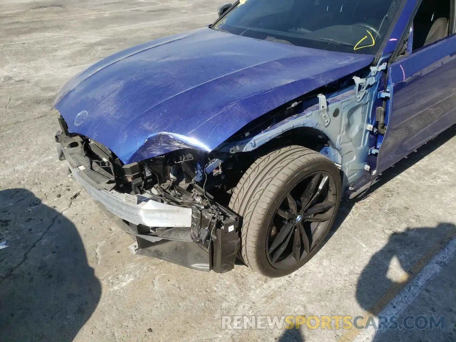9 Photograph of a damaged car 3MW5U7J01L8B30622 BMW M340I 2020