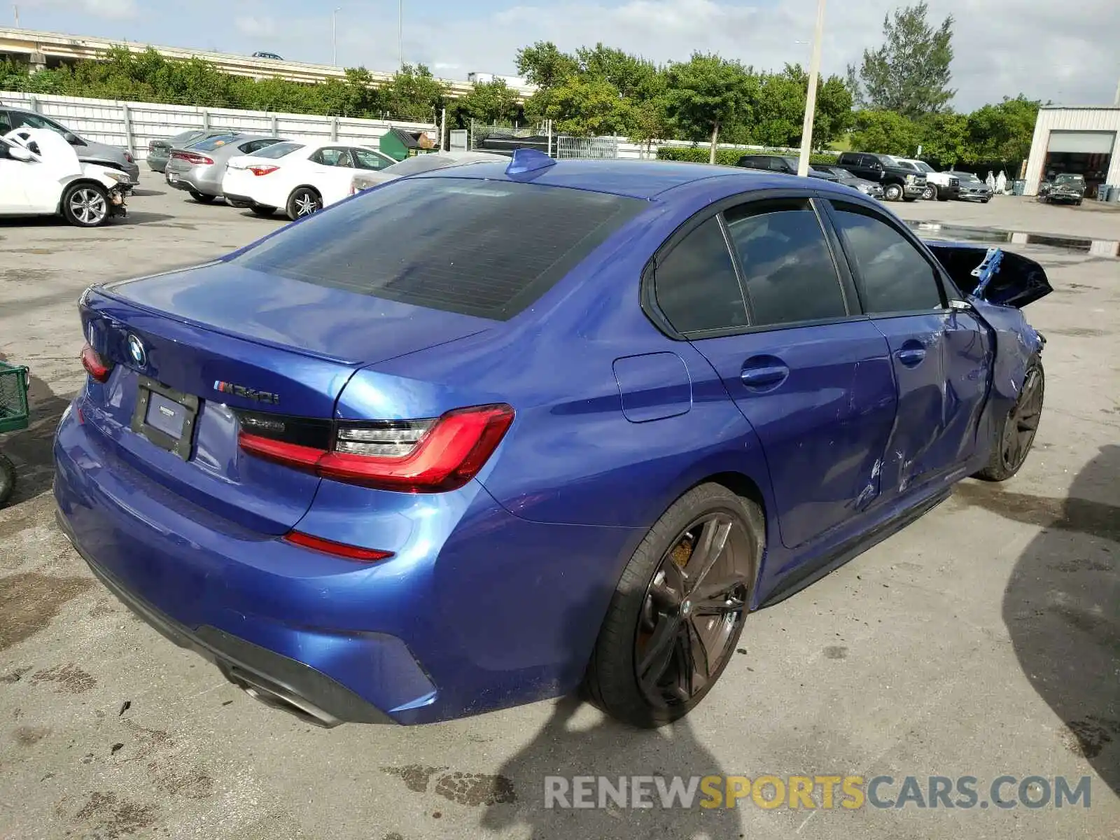 4 Photograph of a damaged car 3MW5U7J04L8B39587 BMW M340I 2020