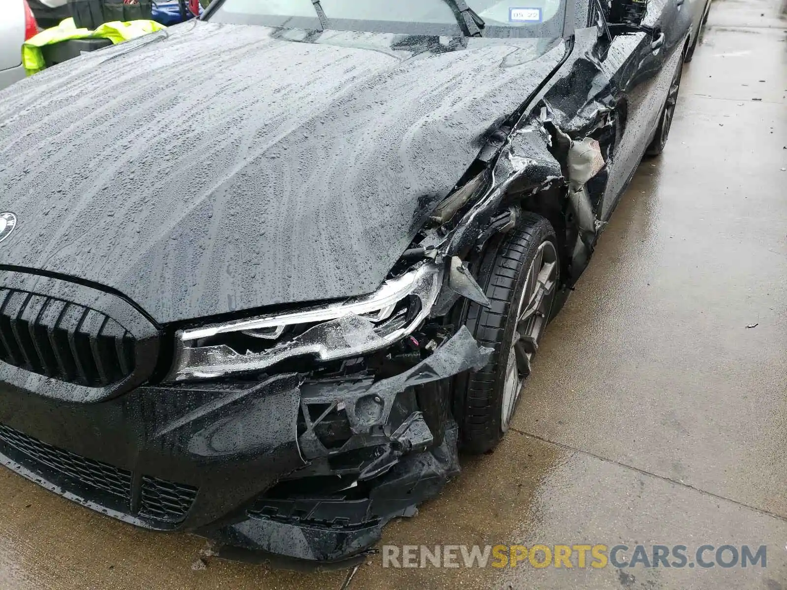 9 Photograph of a damaged car 3MW5U7J0XL8B36130 BMW M340I 2020