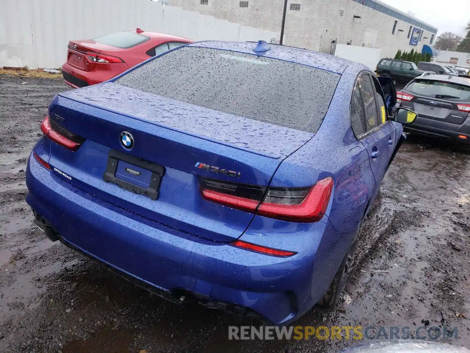 4 Photograph of a damaged car WBA5U9C09LFH85758 BMW M340XI 2020