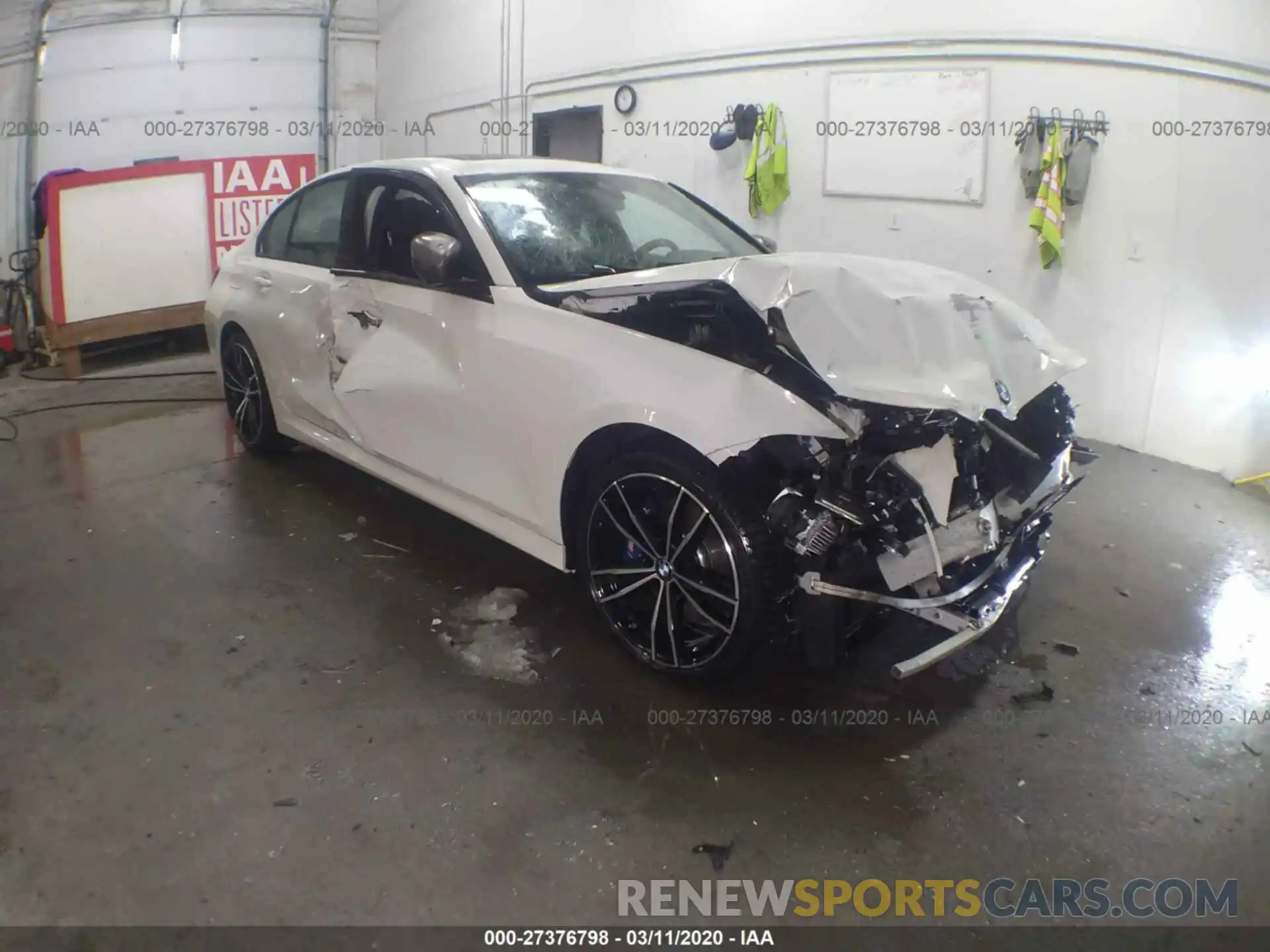 1 Photograph of a damaged car WBA5U9C0XLFH15380 BMW M340XI 2020